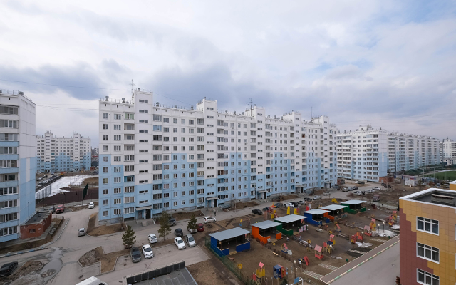 Квартира рядом с Мнтк им. Федорова и Ск Заря