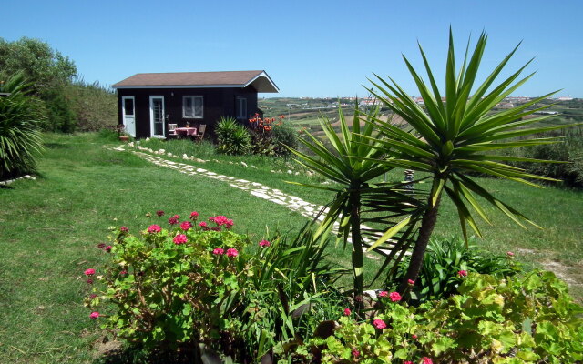 Da Silva Bike & Surf Camp Guest house