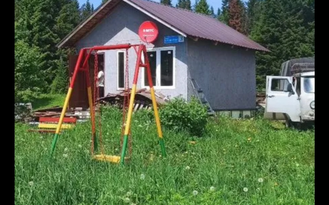 Частный дом на берегу Зюраткуля