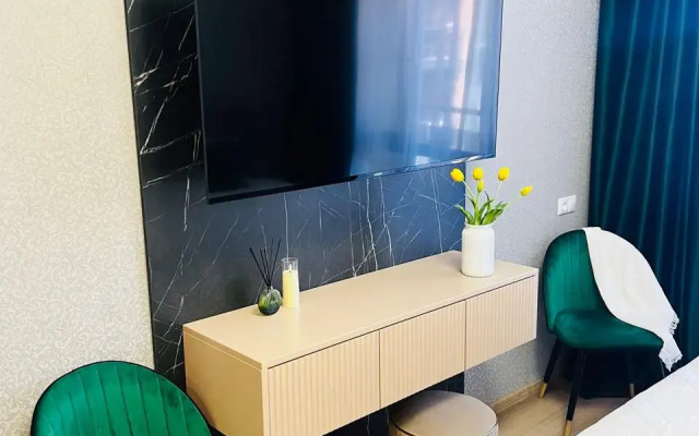 Dizaynerskaya Studiya s Basseynom Apartments