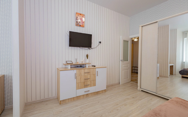 Апартаменты новые и комфортные возле красивого озера