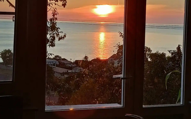 Domik 3 s Shikarnym Vidom na More Villa