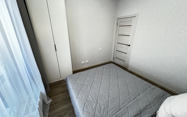 Yasny Bereg 3, 1 etazh Flat