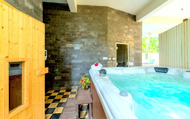 Golden Banana Residence Hotel