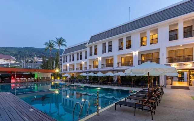 Sawaddi Patong Resort & Spa by Tolani - Image 4