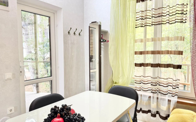 Квартира стильная в горах Ялта