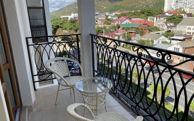 Апартаменты 250 Мира 44