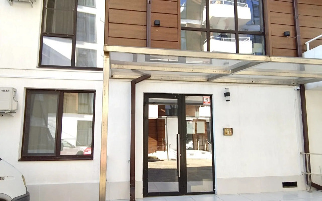 Serdtse Adlera Na Kaspiyskoy Flat