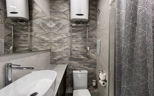 Unique Apart Listva v elitnom ZhK ryadom so Znamenskim Soborom i Gubernatorskoy kadetskoy shkoloy MChS na Michurina 58/1 Apartments