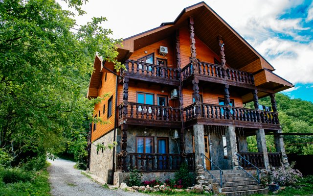 U Goryi Lyubava Guest House