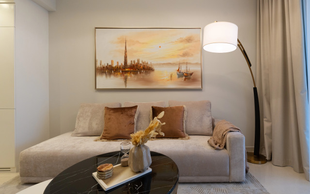 Apartment Keyrock Living: Exclusive Luxury at Aykon Tower