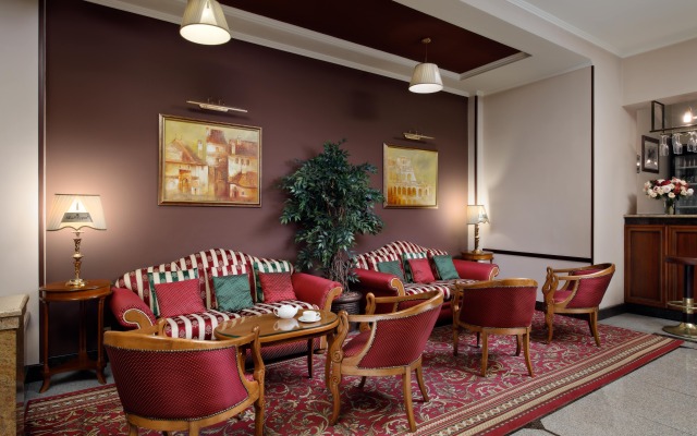 Red Royal by Undersun Hotel