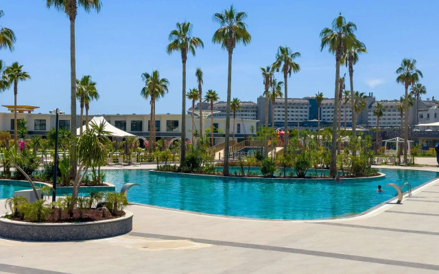 Qoople Azura World S 16 Apartments