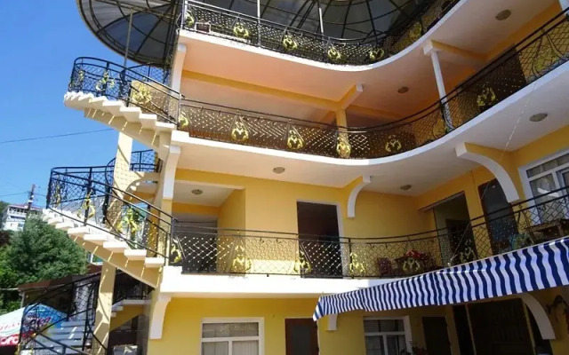 Araik Guest house