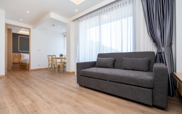 Aristo Beach Resort condo by Roominger Hotel