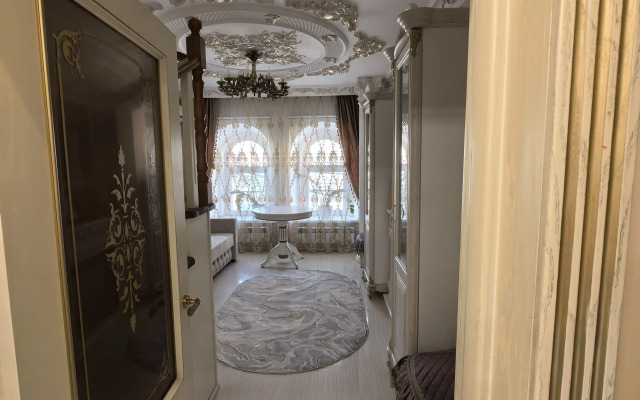 Uritskogo 33 Flat