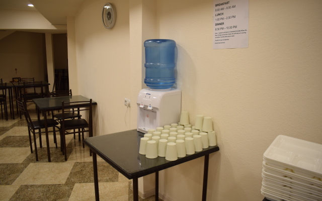 Shree Gopal Gayatri Lok Deluxe Hotel