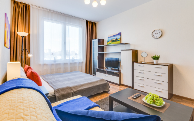101Apart U Metro Prospekt Slavy Apartments