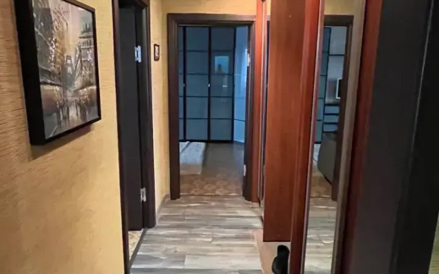 Квартира 2-х комнатная Осенний бульвар