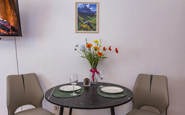 S Krasivym Vidom Na Gory Flat