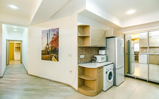VIP Designed in Nizami Street Apartments