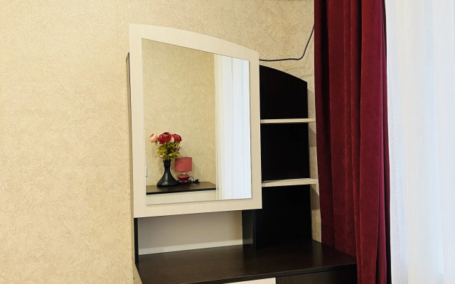 Dvushka na Kalinovskoy tsentr Flat