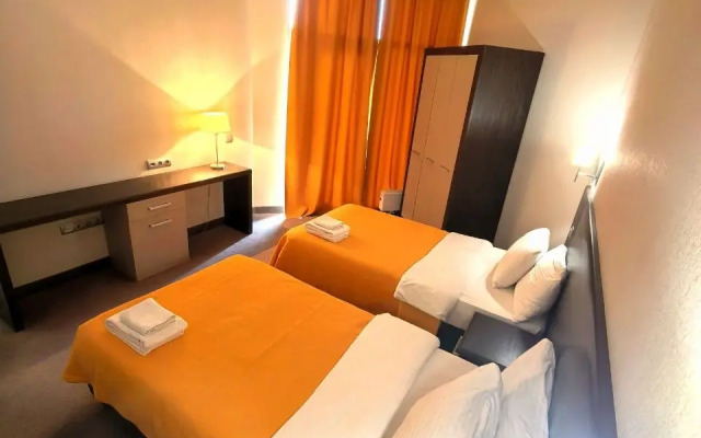 Апартаменты с Балконом №425