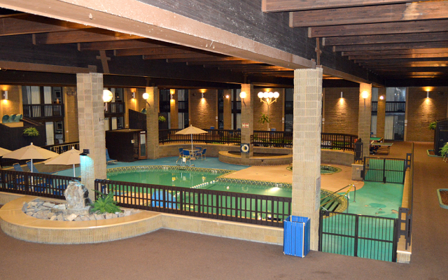 Отель Ramada Hotel & Conference Center