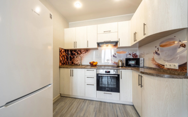 Апартаменты Комфортные двухкомнатные возле ТРЦ Планета 1