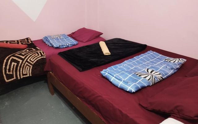 Grand Square Luxor Hostel