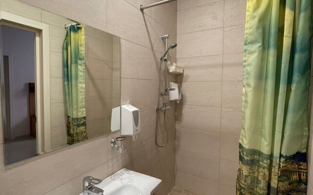 De Paris Guest House