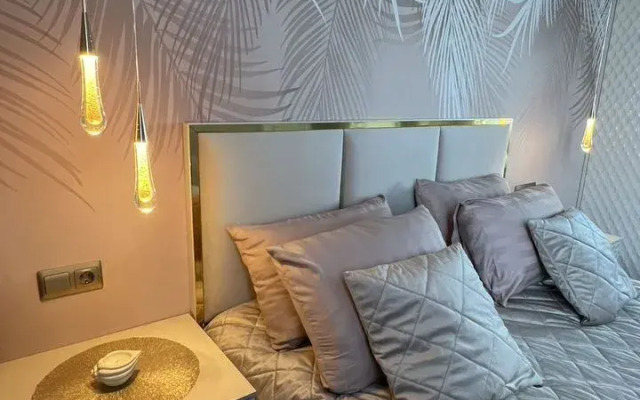 Zhemchuzhina C Pryamym Vidom Na Mope Flat