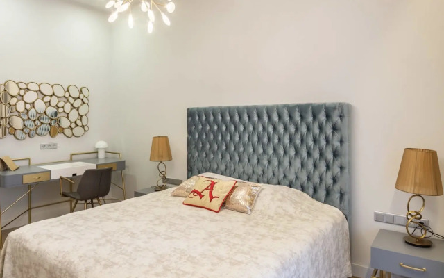 Chetyrekhkomnatnye Aktyor Gelaksi Apartments