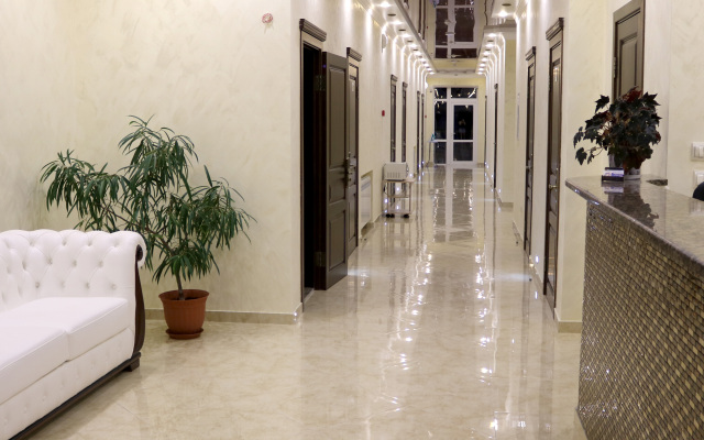 Kristall Hotel