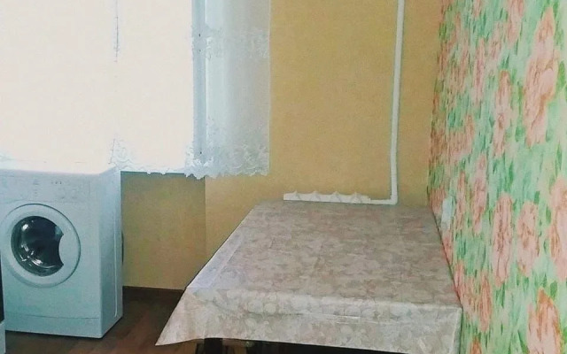 Uyutnaya Kvartira Na Prospekte Stachki Flat