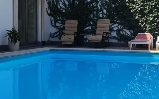 Garden Lounge Hotel