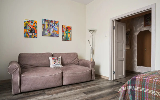 Апартаменты 1912 в Сталинке у Моста Александра Невского