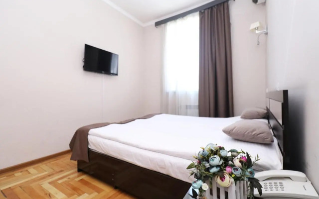 Tigran Mets Hotel