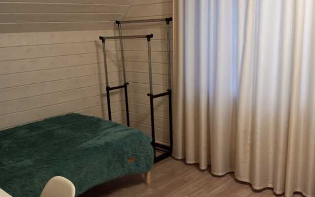 V 15 minutakh ot MtsD Udelnaya Guest house