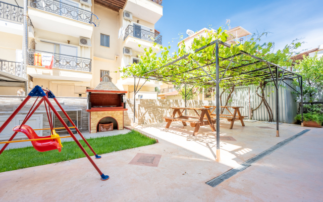 Milonas House Apartments