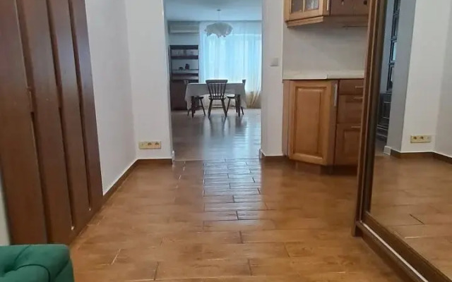 Na Chernitsynskom Proyezde, 8s1 Flat