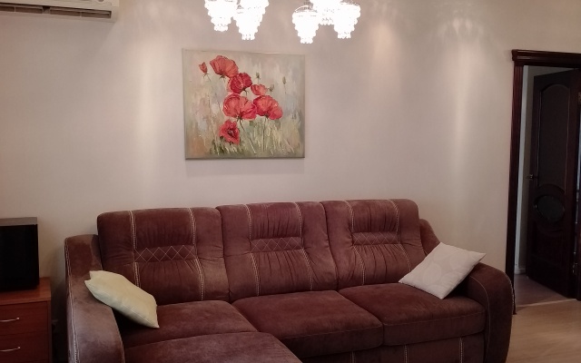 Pritomskij Klassik 2-komnatnye apartamenty naprotiv Kassacionnogo suda, ryadom s Kuzbass-Arena Flat