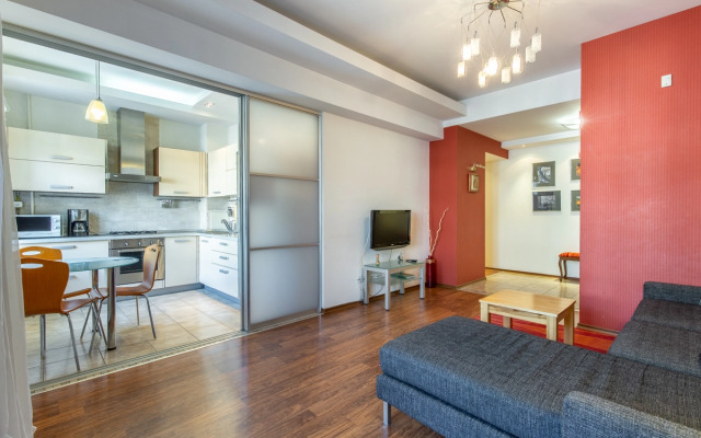 Апартаменты трехкомнатные  Ladgorna возле ГУМа