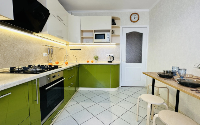 Uyutnaya Dvukhkomnatnaya Nedaleko Ot Trk Planeta Flat