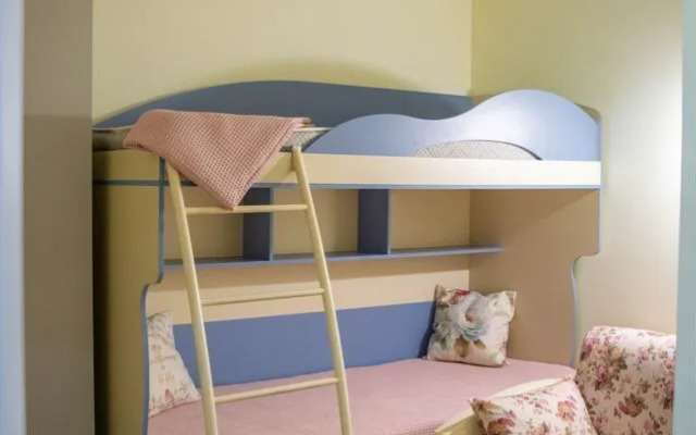 Na Tavricheskoy 7k3 Apartments