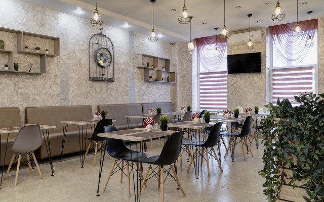 Premyer Hotel