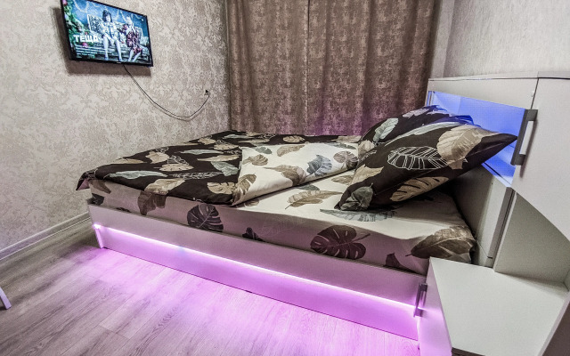 Uyutnaya Dvukhkomnatnaya S Udobnym Raspolozheniem Flat