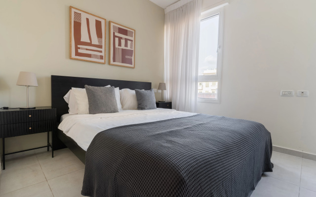 Blueground at Nahalat Bynamin  ID28 Apartments