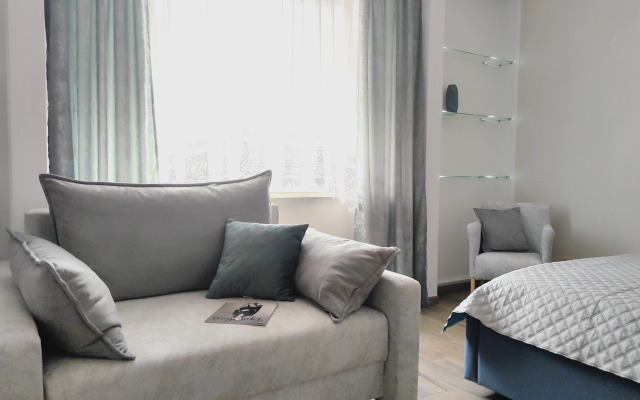 Апартаменты Стоп. Снято! с лоджией-кабинетом