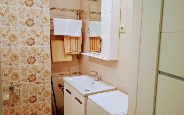 Prostornaya V 300 Metrakh Do Naberezhnoy Flat